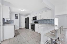 Picture of 5709 Van Buren St, Hollywood, FL 33023