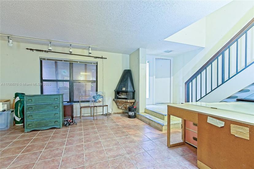 Picture of 10275 Greenhouse Rd, Pembroke Pines FL 33026