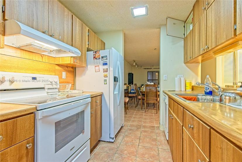 Picture of 10275 Greenhouse Rd, Pembroke Pines FL 33026