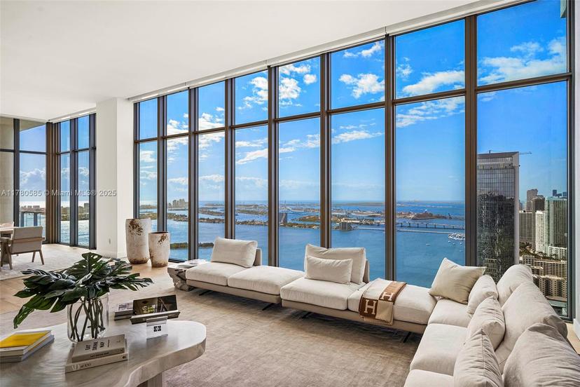 Picture of 2900 NE 7Th Ave # 5102, Miami FL 33137
