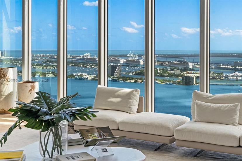 Picture of 2900 NE 7Th Ave # 5102, Miami FL 33137