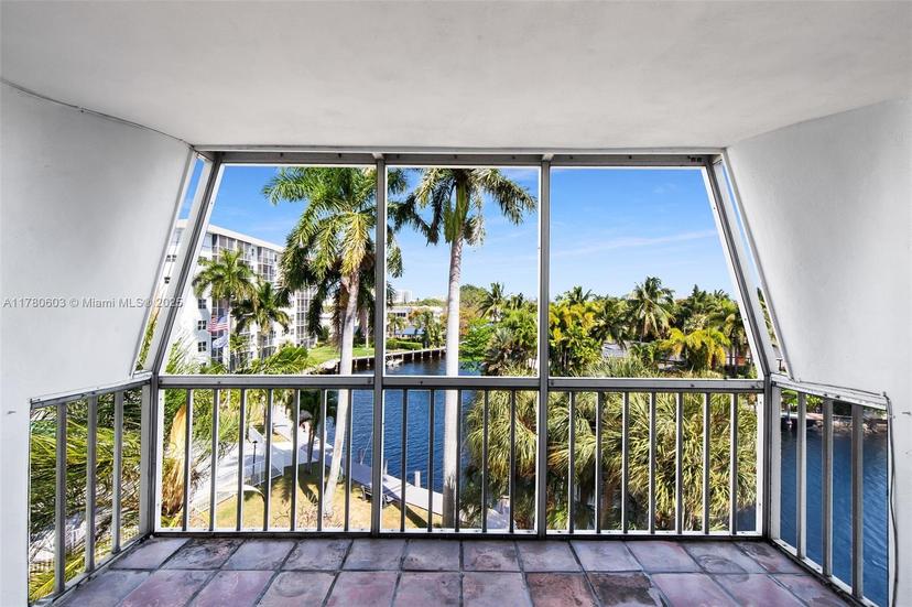 Picture of 3000 NE 16Th Ave # 408, Oakland Park FL 33334