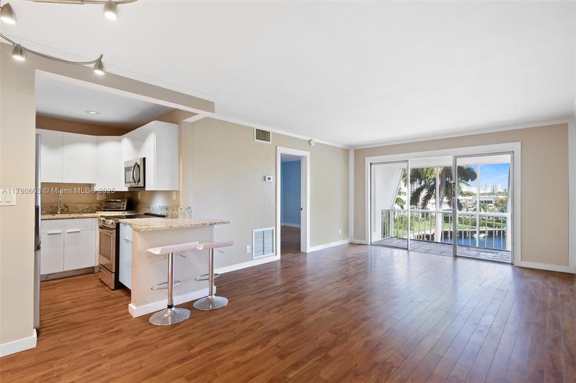 Picture of 3000 NE 16Th Ave # 408, Oakland Park FL 33334