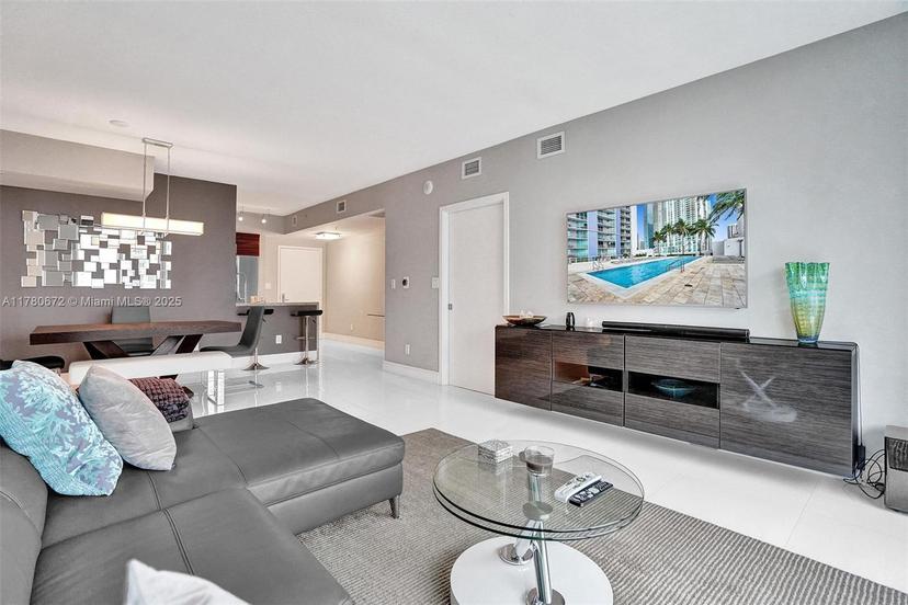 Picture of 325 S Biscayne Blvd # 2519, Miami FL 33131
