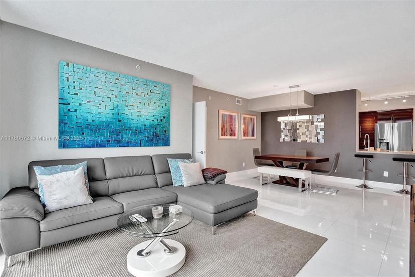 Picture of 325 S Biscayne Blvd # 2519, Miami FL 33131