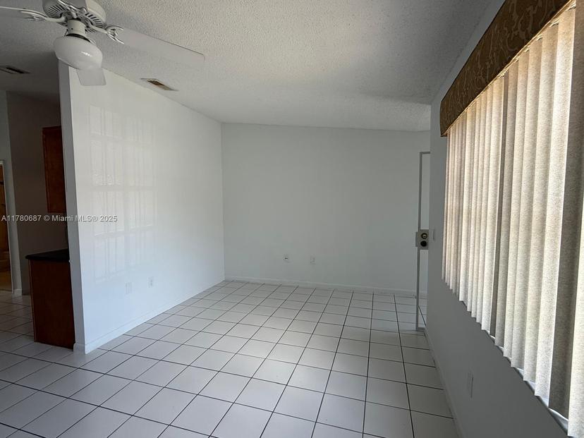 Picture of 6720 NW 166Th Ter # 401, Miami Lakes FL 33014