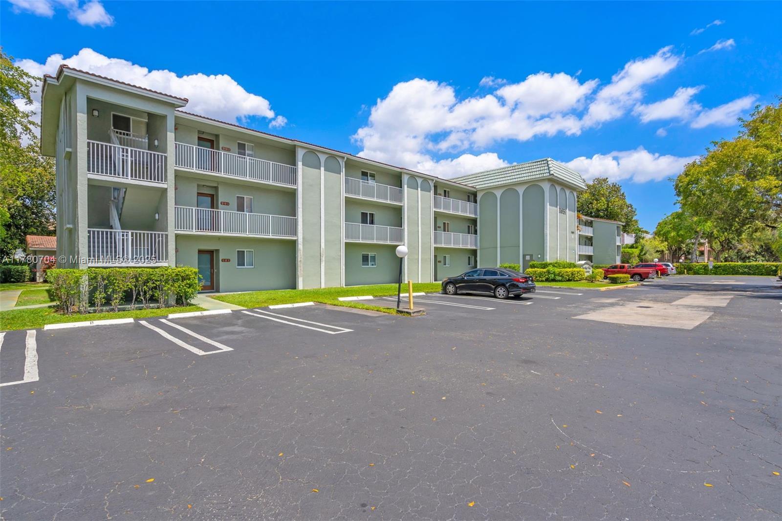 Picture of 11651 Royal Palm Blvd # 306, Coral Springs, FL 33065
