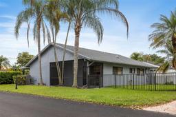 Picture of 971 NW 89Th Ave, Plantation, FL 33324