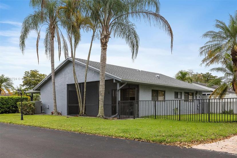 Picture of 971 NW 89Th Ave, Plantation FL 33324