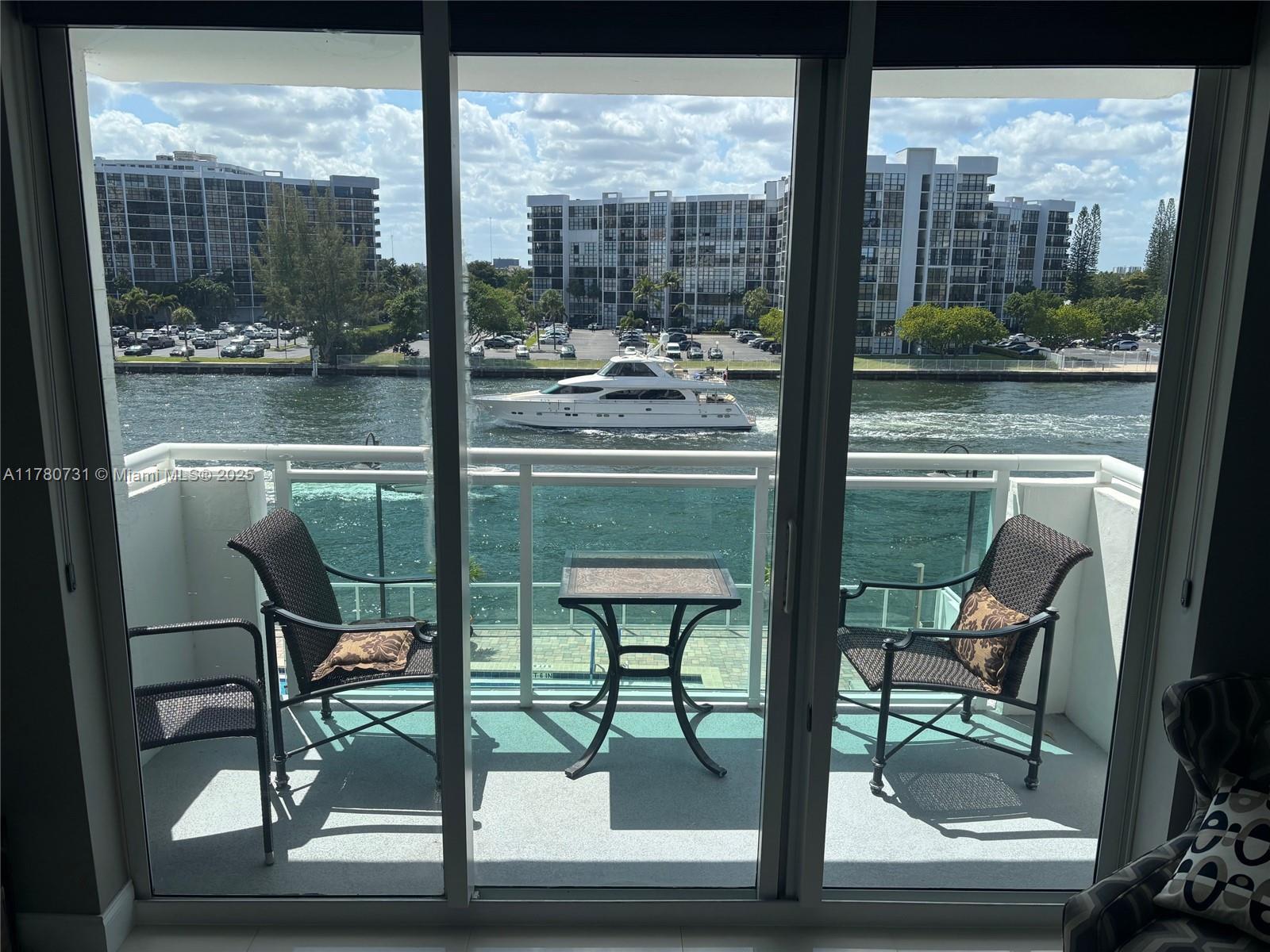 Picture of 3000 S Ocean Dr # 304, Hollywood, FL 33019