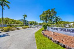 Picture of 920 NE 199Th St # 4S, Miami, FL 33179