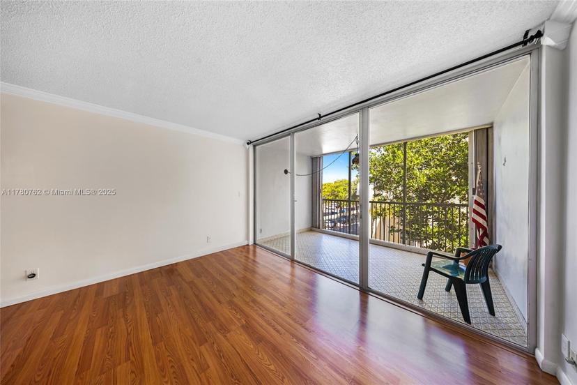Picture of 920 NE 199Th St # 4S, Miami FL 33179