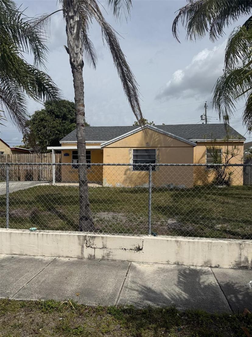 Picture of 741 NE 2Nd Pl, Hialeah FL 33010