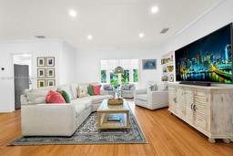 Picture of 23 Santander Ave, Coral Gables, FL 33134