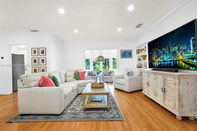 Picture of 23 Santander Ave, Coral Gables FL 33134