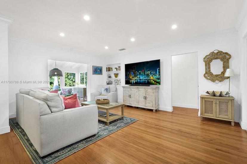 Picture of 23 Santander Ave, Coral Gables FL 33134
