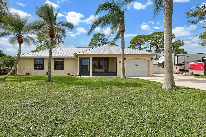 Picture of 2410 SW Bayshore Blvd, Port St. Lucie FL 34984