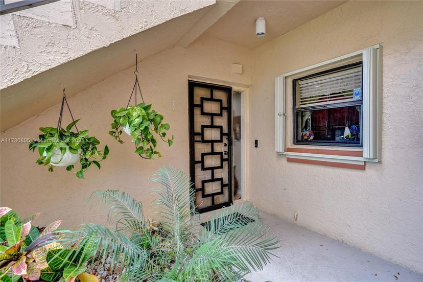 Picture of 4144 Carambola Cir S # 2142, Coconut Creek FL 33066