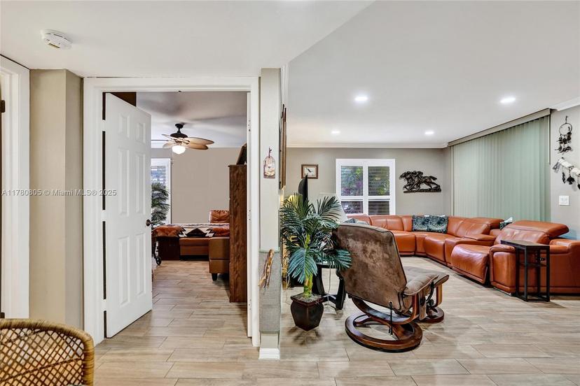 Picture of 4144 Carambola Cir S # 2142, Coconut Creek FL 33066