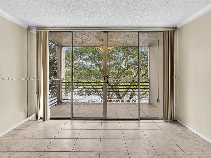 Picture of 9311 Orange Grove Dr # 301, Davie FL 33324