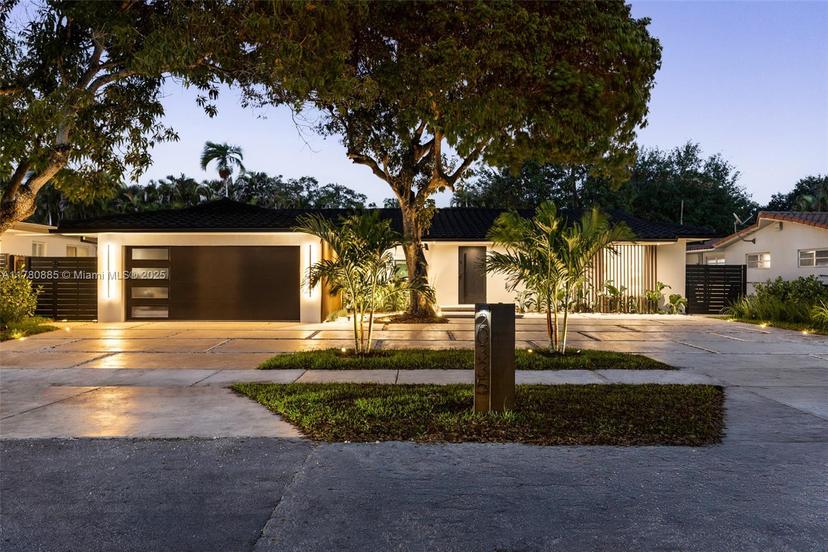 Picture of 20335 NE 20Th Ct, Miami FL 33179