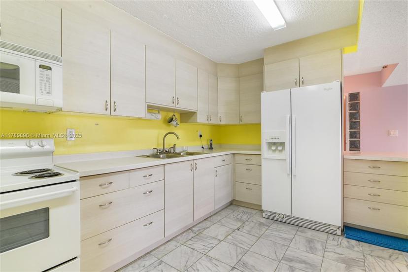 Picture of 9341 Collins Ave # 903, Surfside FL 33154