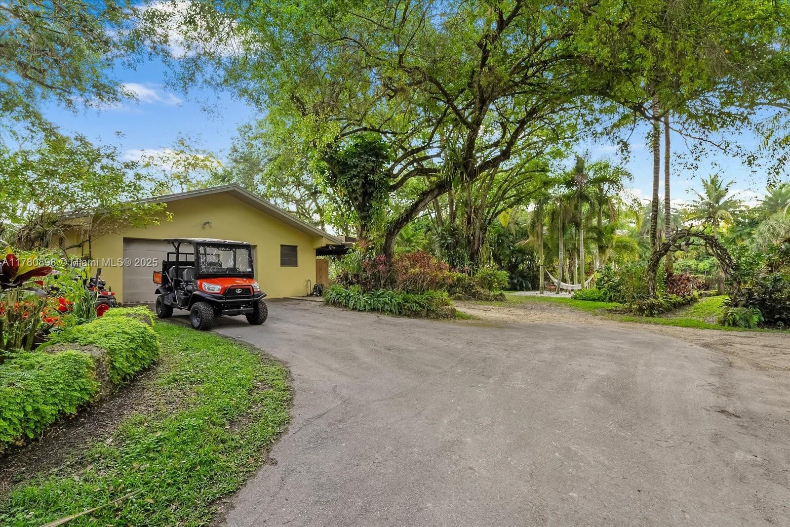Picture of 15000 SW 200Th St, Miami, FL 33187