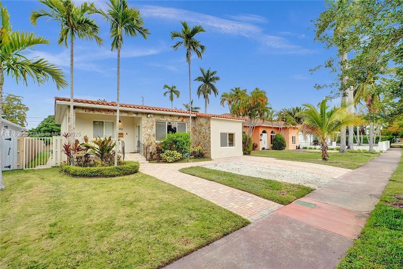 Picture of 1450 Marseille Dr, Miami Beach FL 33141