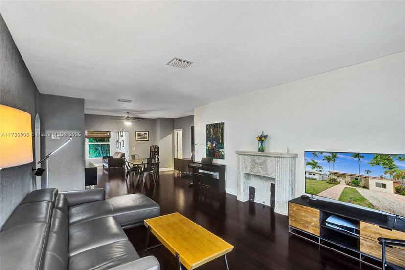 Picture of 1450 Marseille Dr, Miami Beach FL 33141
