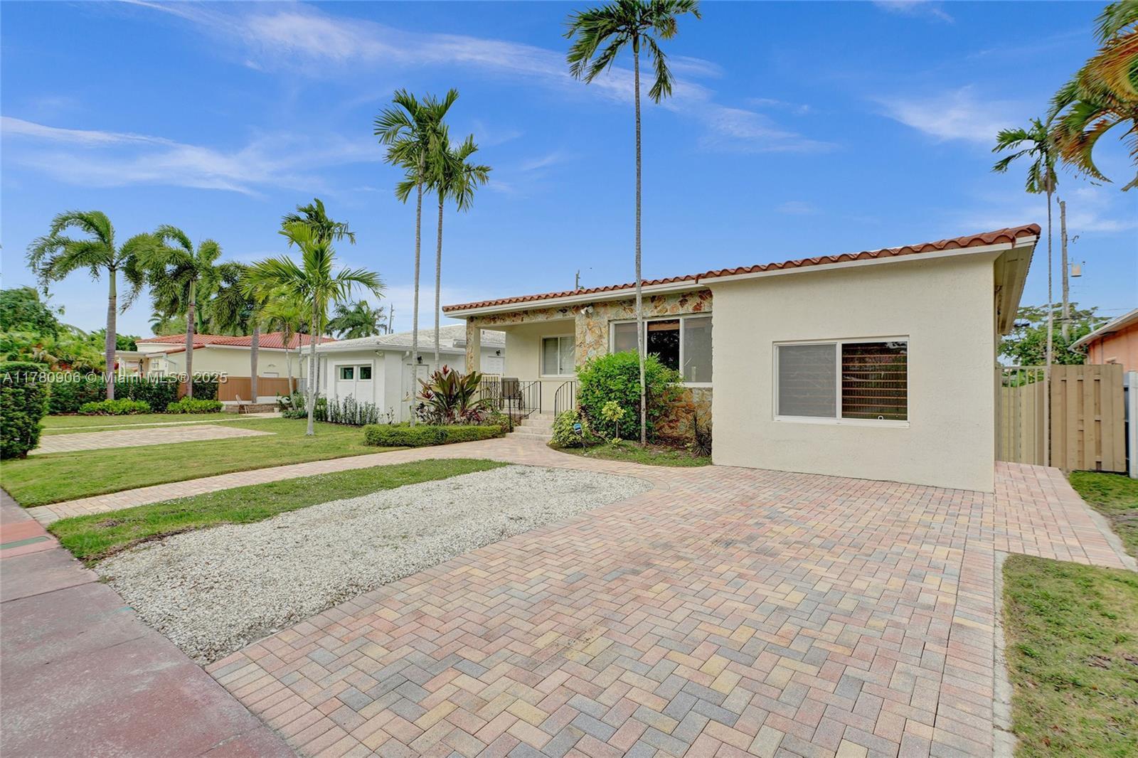 Picture of 1450 Marseille Dr, Miami Beach, FL 33141