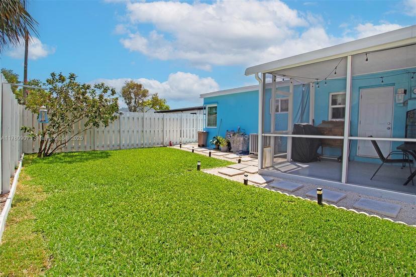 Picture of 5424 NE 3Rd Ter, Oakland Park FL 33334