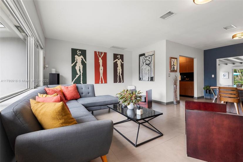 Picture of 425 NE 114Th St, Miami FL 33161