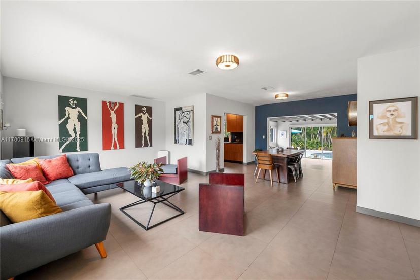 Picture of 425 NE 114Th St, Miami FL 33161