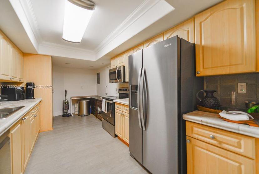 Picture of 1121 Crandon Blvd # D206, Key Biscayne FL 33149
