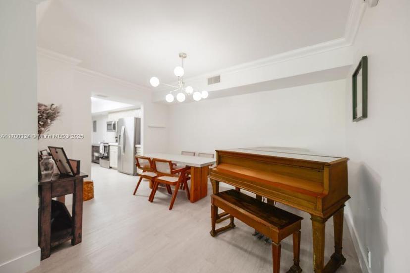 Picture of 1121 Crandon Blvd # D206, Key Biscayne FL 33149