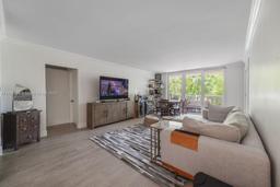 Picture of 1121 Crandon Blvd # D206, Key Biscayne, FL 33149