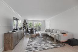Picture of 1121 Crandon Blvd # D206, Key Biscayne, FL 33149