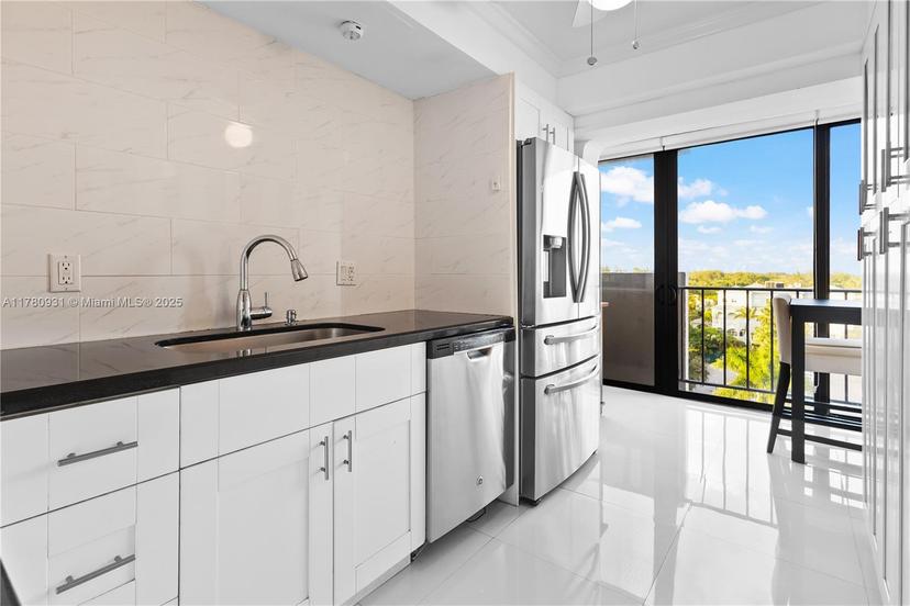 Picture of 77 Crandon Blvd # 8A, Key Biscayne FL 33149
