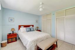 Picture of 16801 NE 13Th Ave # 206, Miami, FL 33162