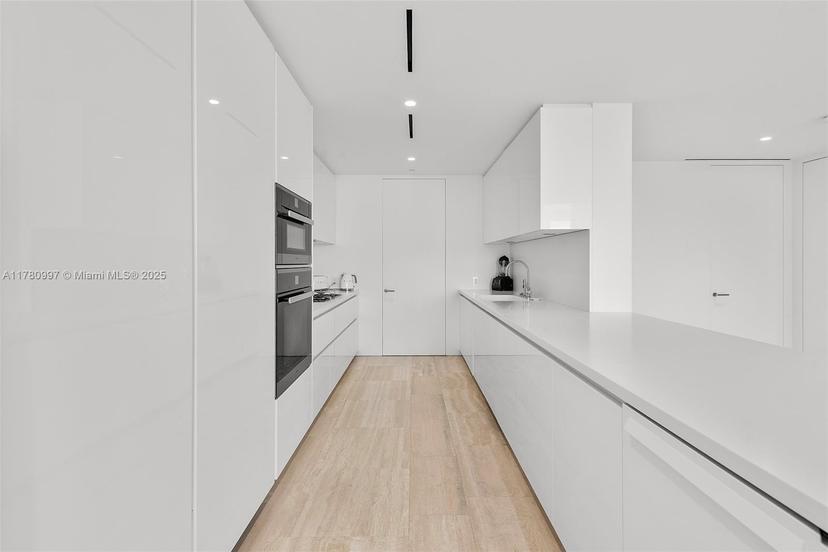 Picture of 9001 Collins Ave # 908, Surfside FL 33154