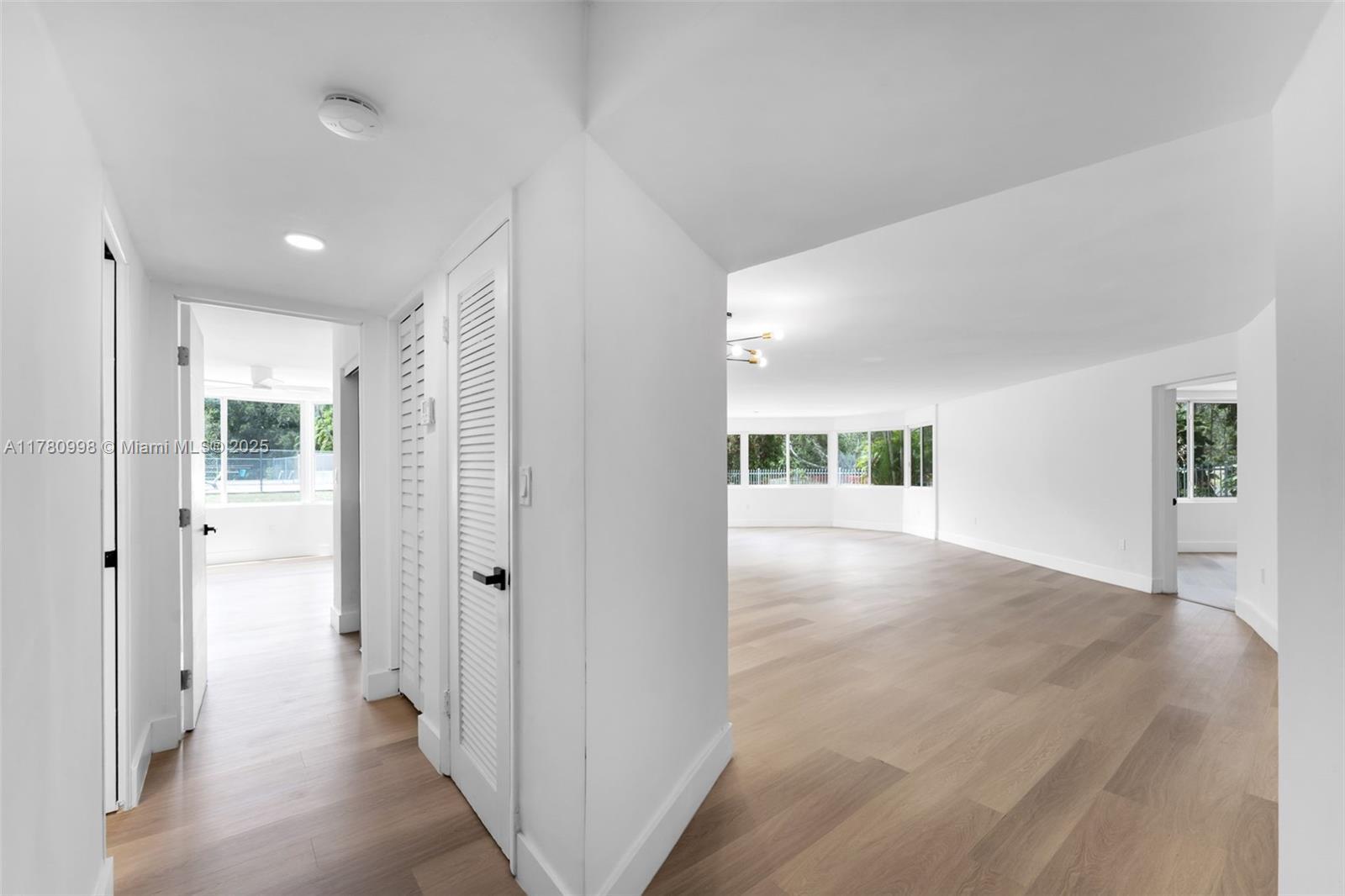 Picture of 1301 NE 191St St # F117, Miami, FL 33179