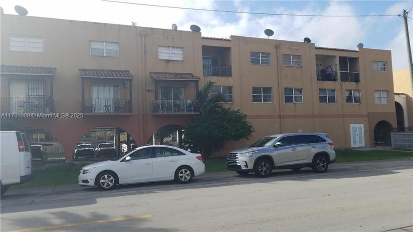 Picture of 1300 W 53Rd St # 38, Hialeah FL 33012
