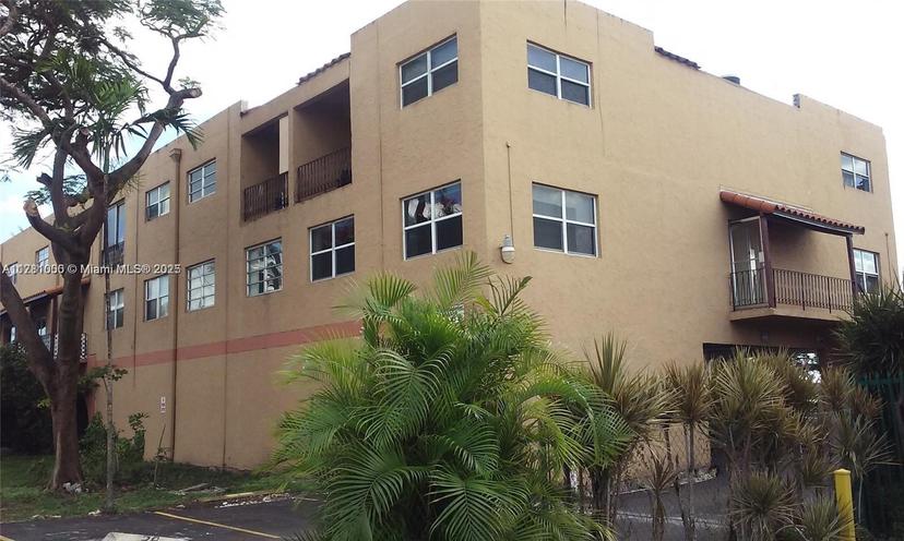 Picture of 1300 W 53Rd St # 38, Hialeah FL 33012