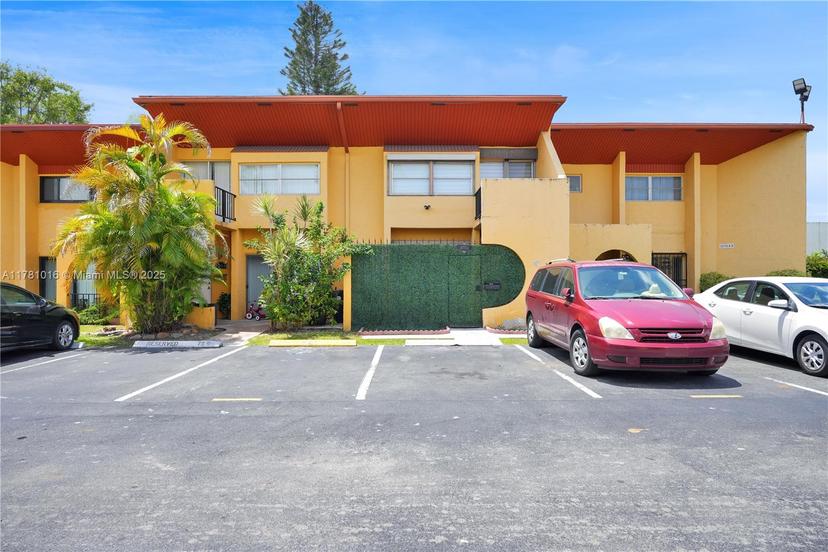 Picture of 13775 SW 84Th St # C, Miami FL 33183