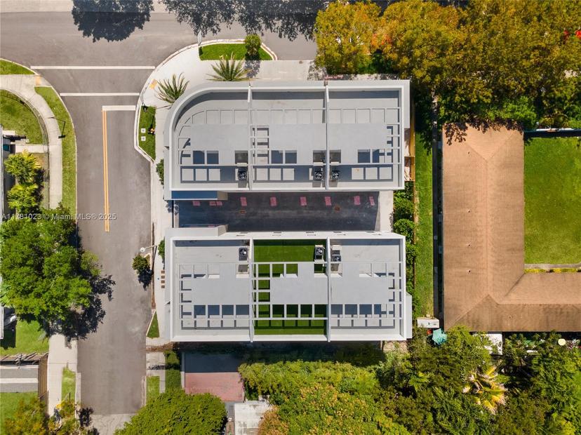 Picture of 2501 SW 27 St # 2, Miami FL 33133