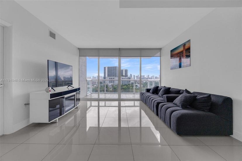 Picture of 1861 NW S River Dr # 1207, Miami FL 33125