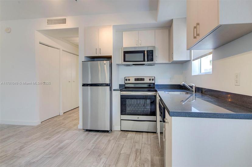 Picture of 1035 Euclid Ave # 18, Miami Beach FL 33139