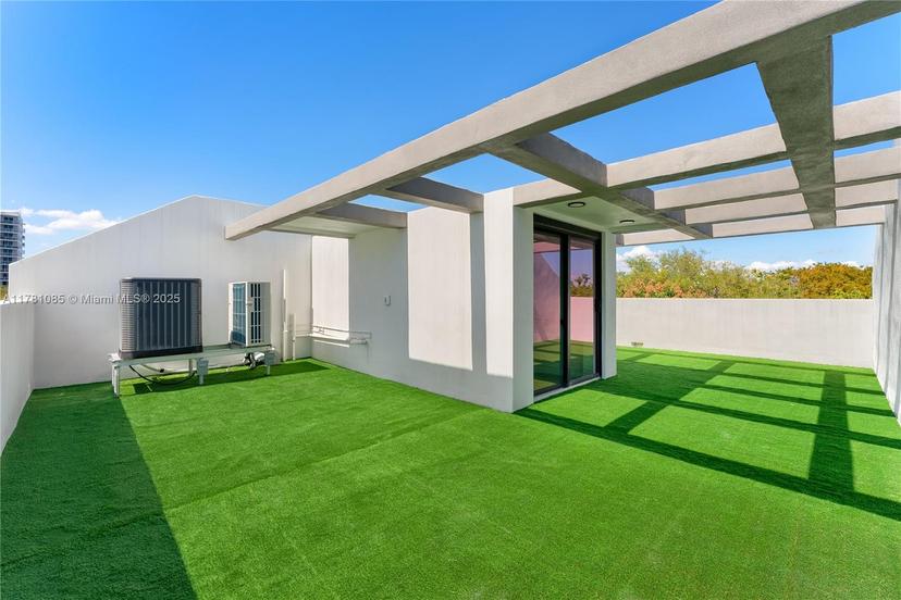 Picture of 2501 SW 27 St # 4, Miami FL 33133