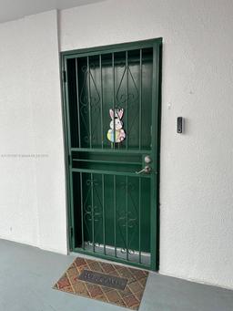 Picture of 546 SW 1St St # 610, Miami, FL 33130