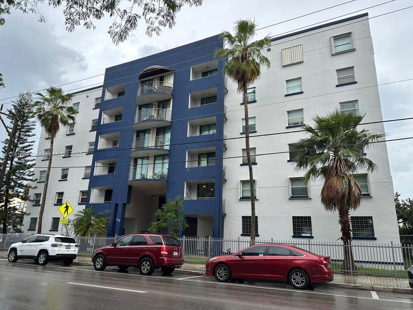 Picture of 546 SW 1St St # 610, Miami FL 33130